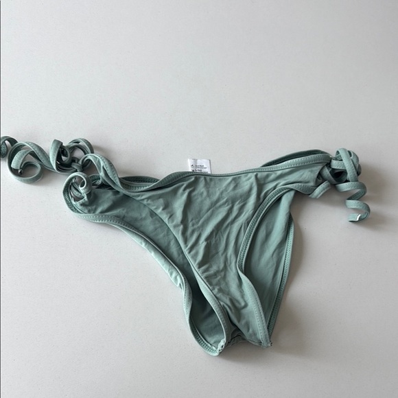 L Space bikini swim bottoms - Picture 1 of 3